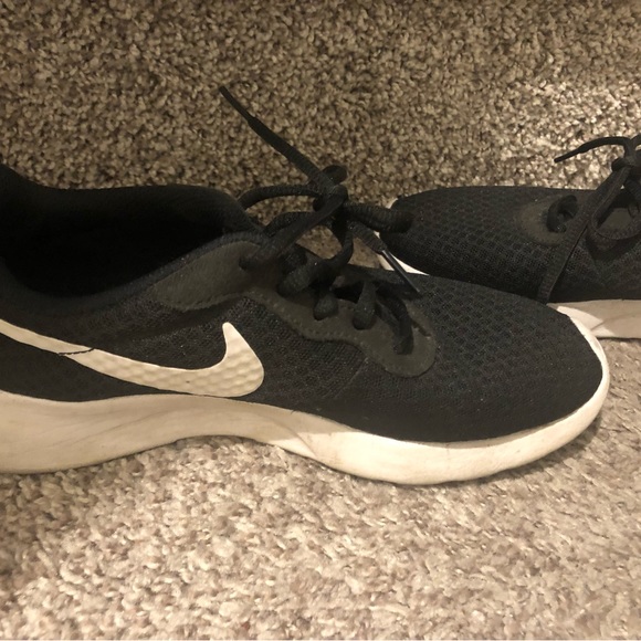 Nike black shoes - Picture 1 of 4